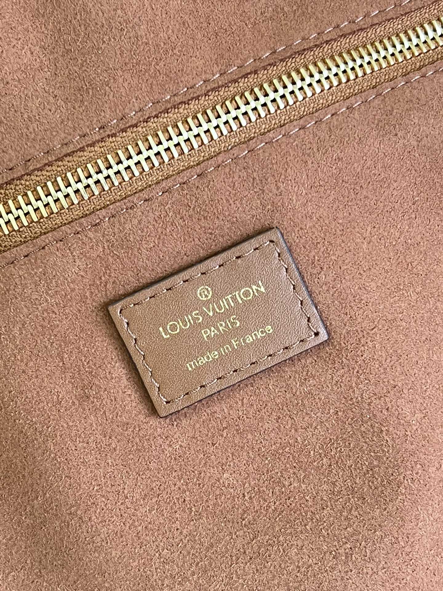 L*ouis V*uitton Bag Top Quality 22.4*13.4*7.1CM