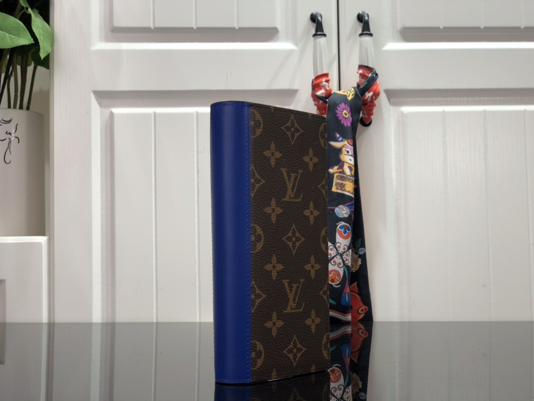 L*ouis V*uitton Bag Top Quality 10*19*2CM