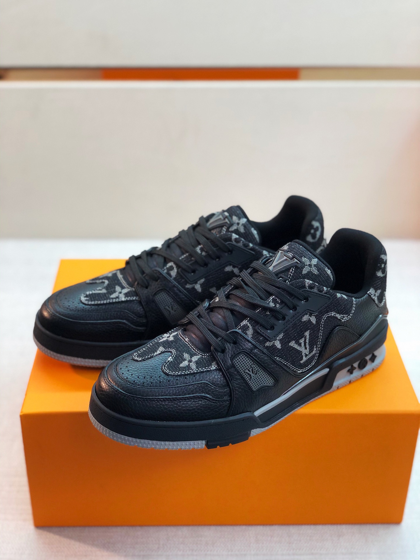 Men L*ouis V*uitton Top Sneaker