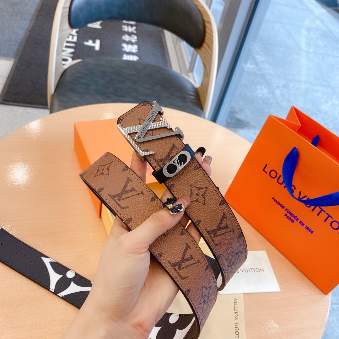 L*ouis V*uitton Belts Top Version