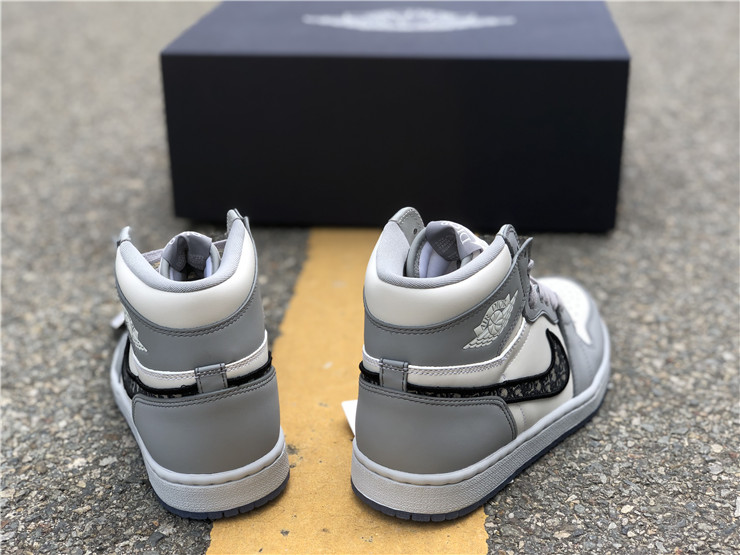 Air Jordan 1 Retro High D*ior CN8607-002
