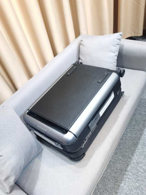 L*ouis V*uitton Luggage