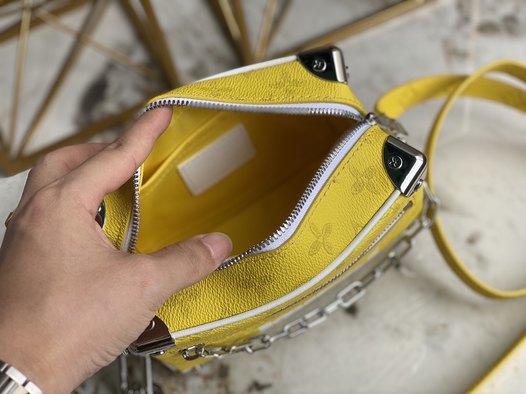 L*ouis V*uitton Top Bag 18.5*13*8cm