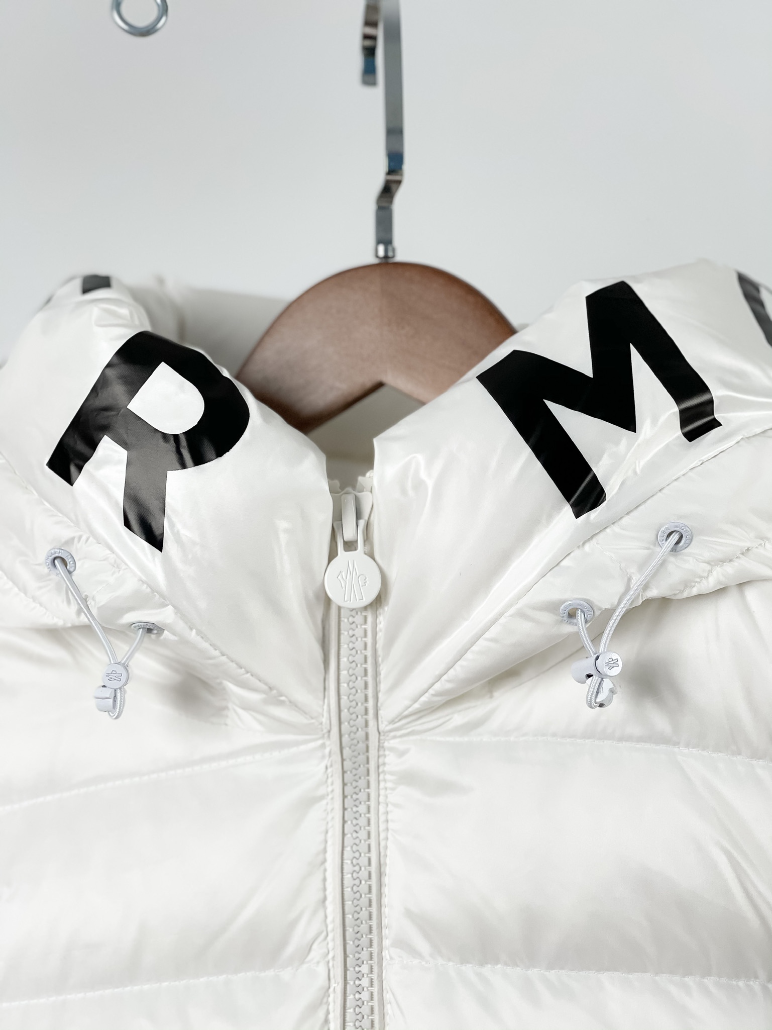 Women Jacket/Sweater Top Quality