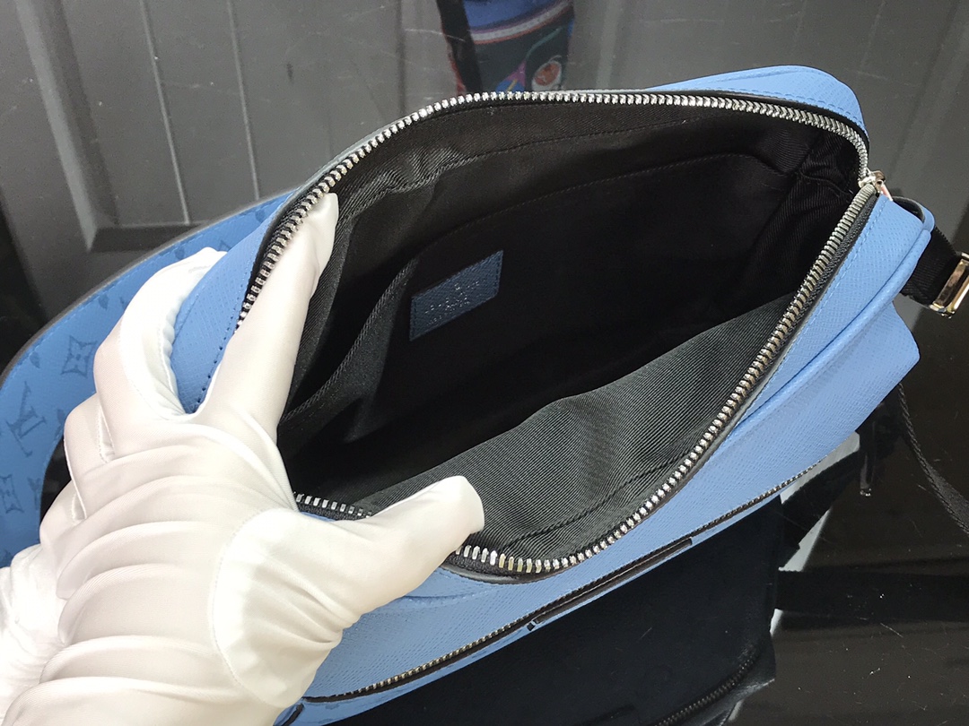 L*ouis V*uitton Top Bag