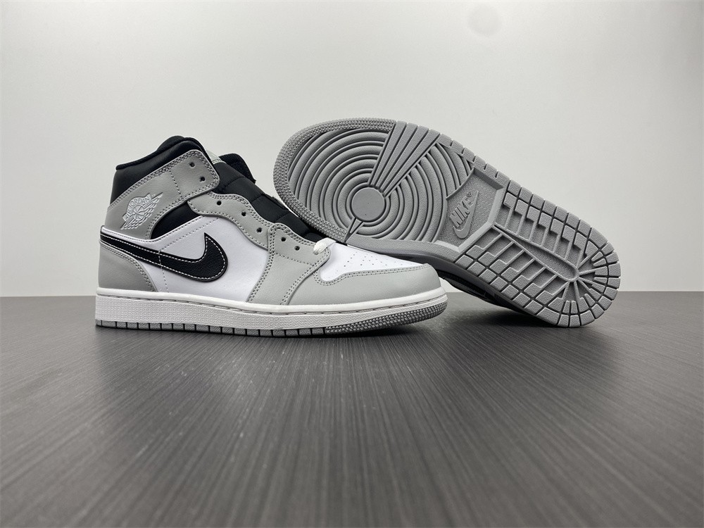 Air Jordan 1 Mid “Light Smoke Grey” 554724-078