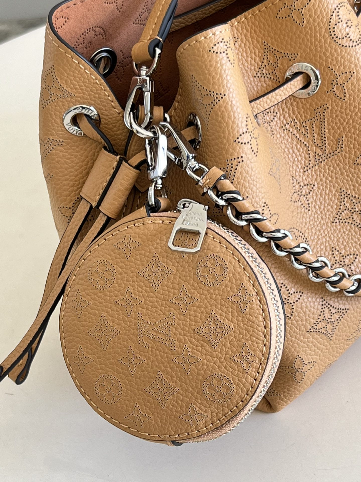 L*ouis V*uitton Bag Top Quality 19*22*14cm