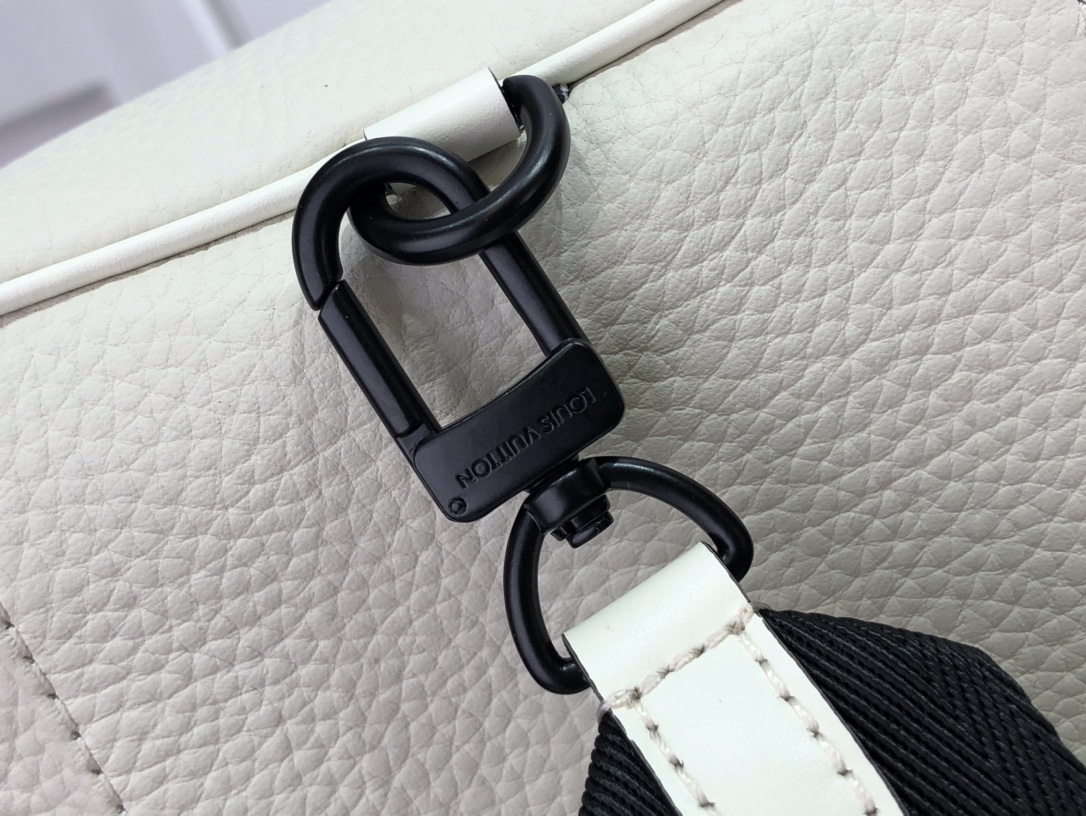 L*ouis V*uitton Top Bag 14*19.5*5cm