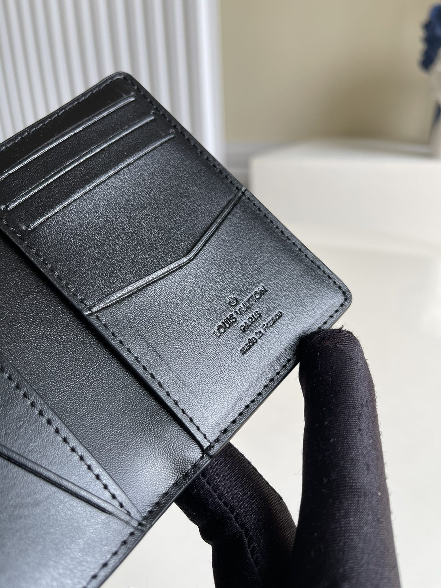 L*ouis V*uitton Bag Top Quality 8 x 11 x 1cm