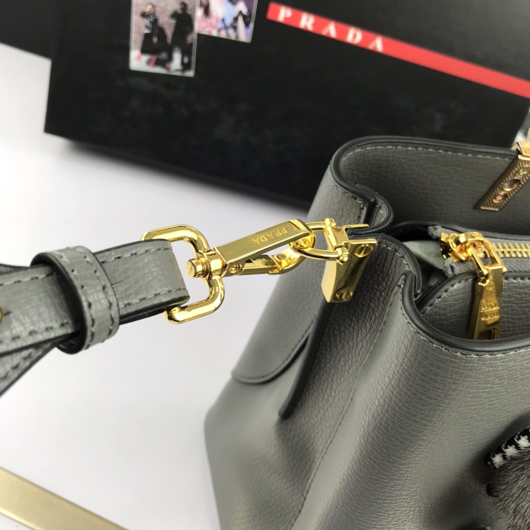 P*rada Top Bag 30*22*12cm