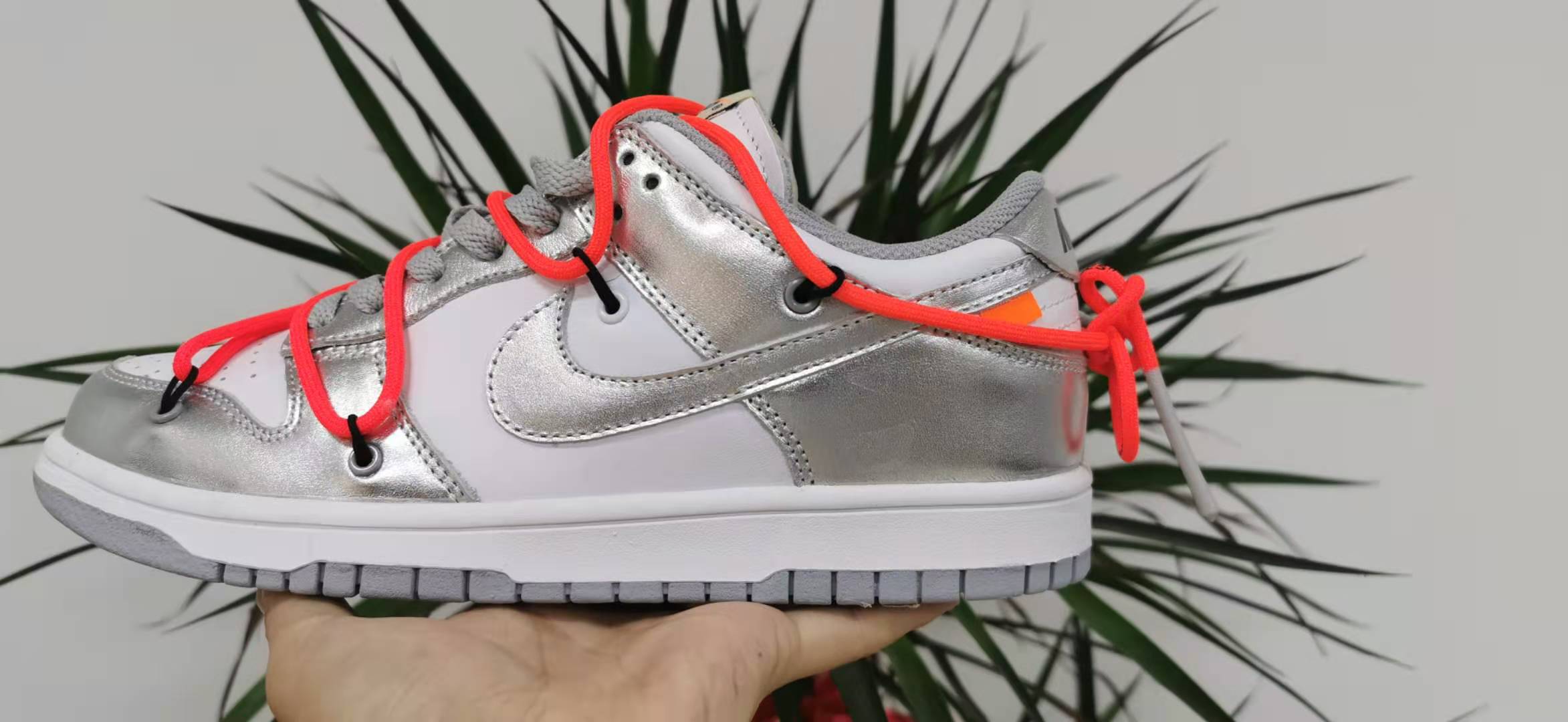 from O*ff-W*hite x Nike Dunk Low