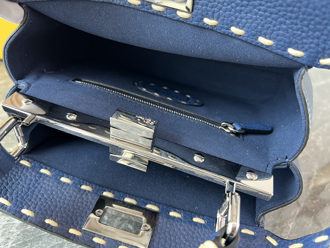 F*endi Bag Top Quality 23*11*18CM