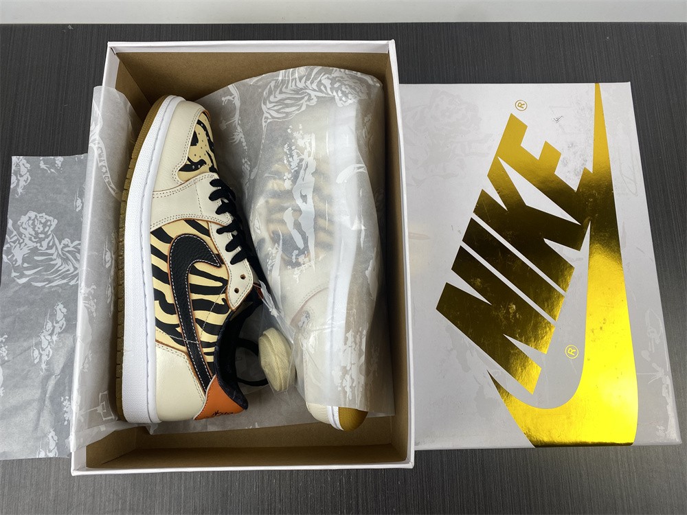 Air Jordan 1 Low OG DH6932-100