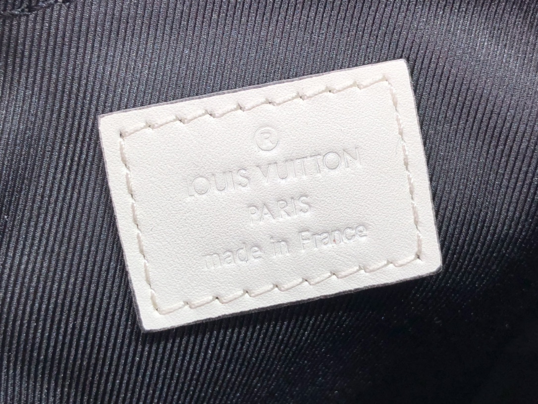 L*ouis V*uitton Top Bag 14*19.5*5cm