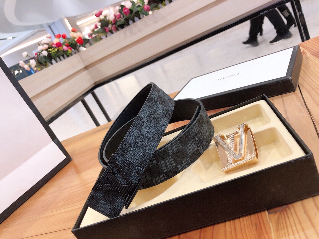 L*ouis V*uitton Belts Top Version