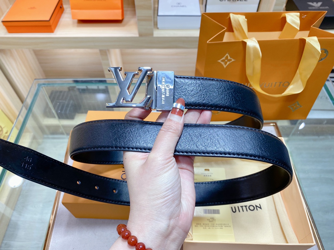 L*ouis V*uitton Belts Top Version