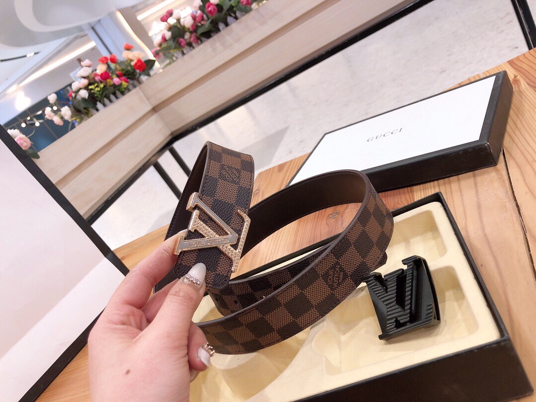 L*ouis V*uitton Belts Top Version