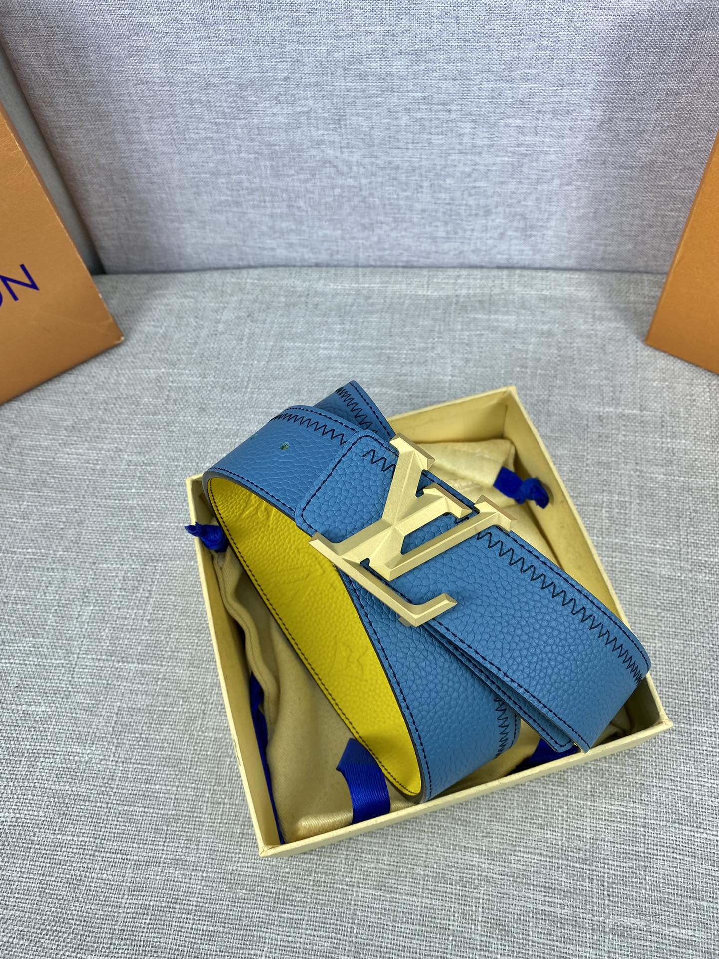 L*ouis V*uitton Belts Top Version