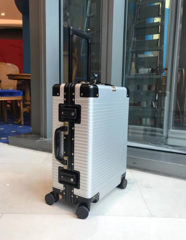 G*UCCI Luggage 20 inch ()