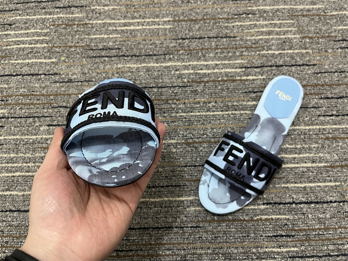 Women F*endi Top Sandals