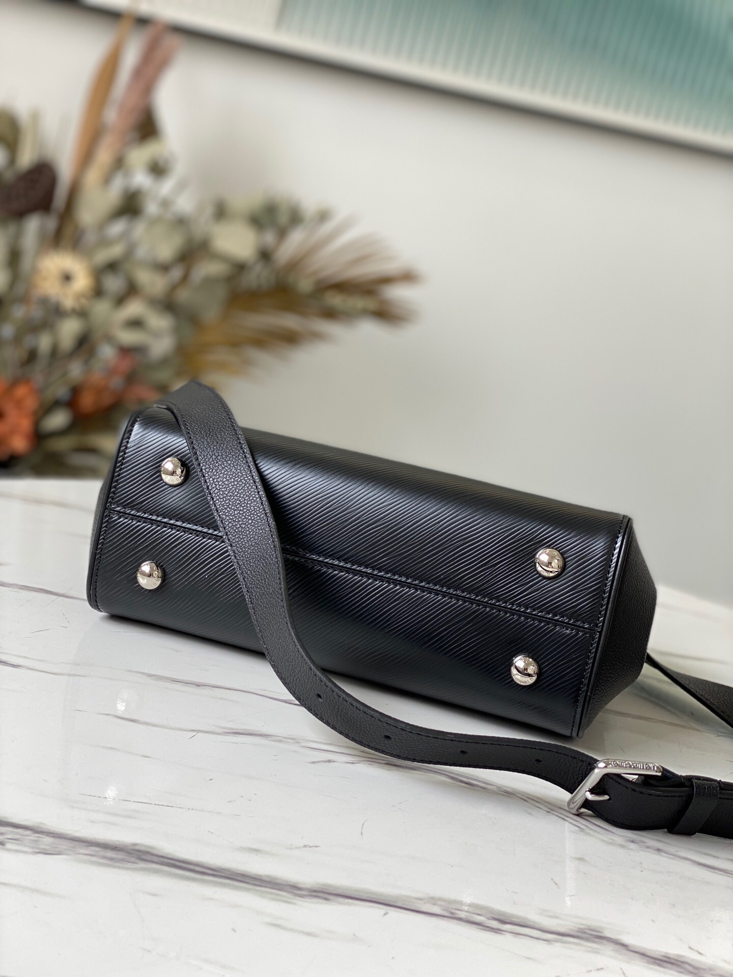 L*ouis V*uitton Top Bag 27 x 19 x 11.5cm