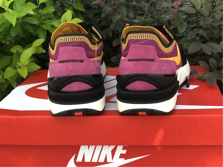 from NIKE Waffle One DA7995-600