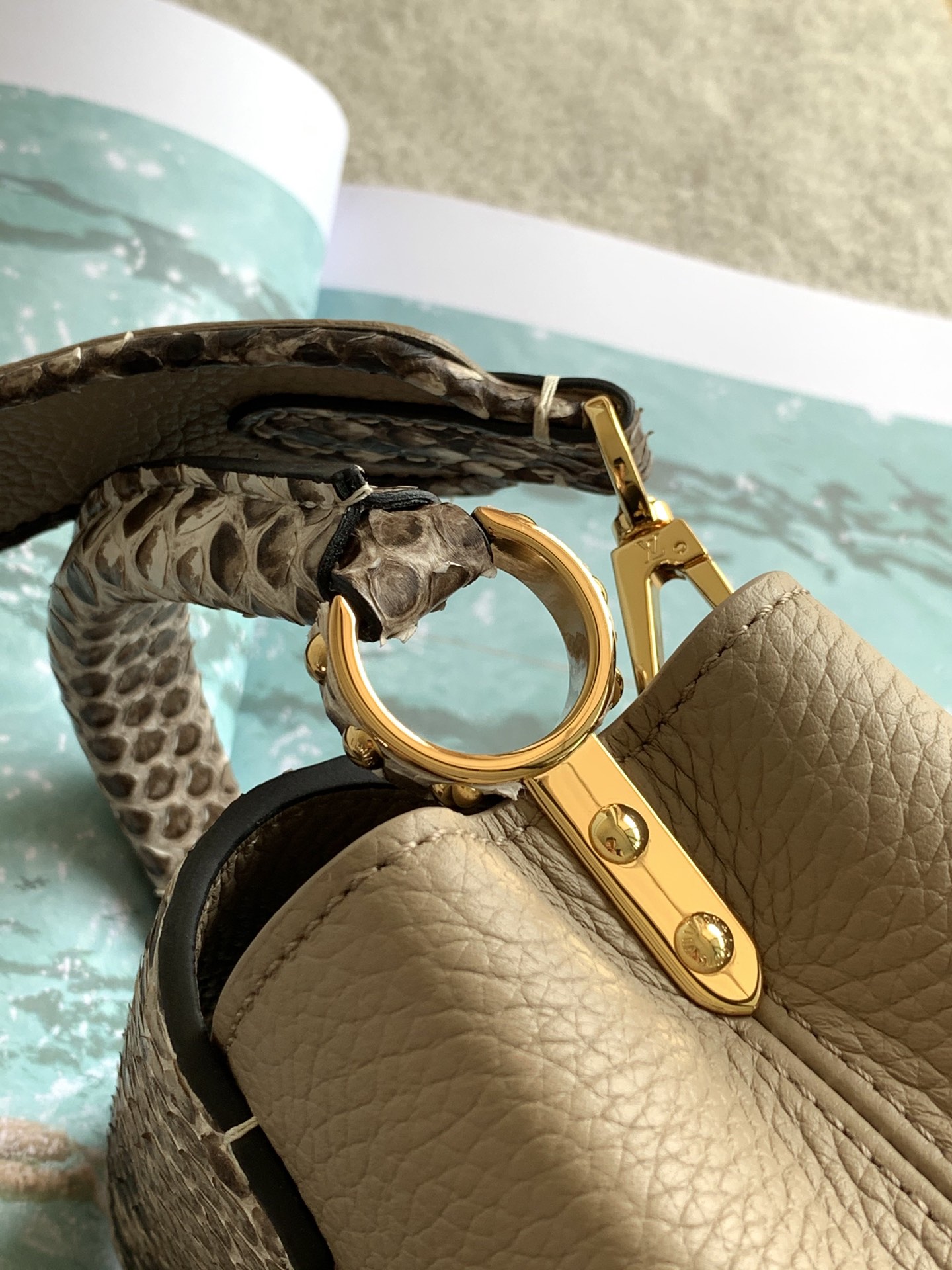 L*ouis V*uitton Top Bag 21x14x8cm