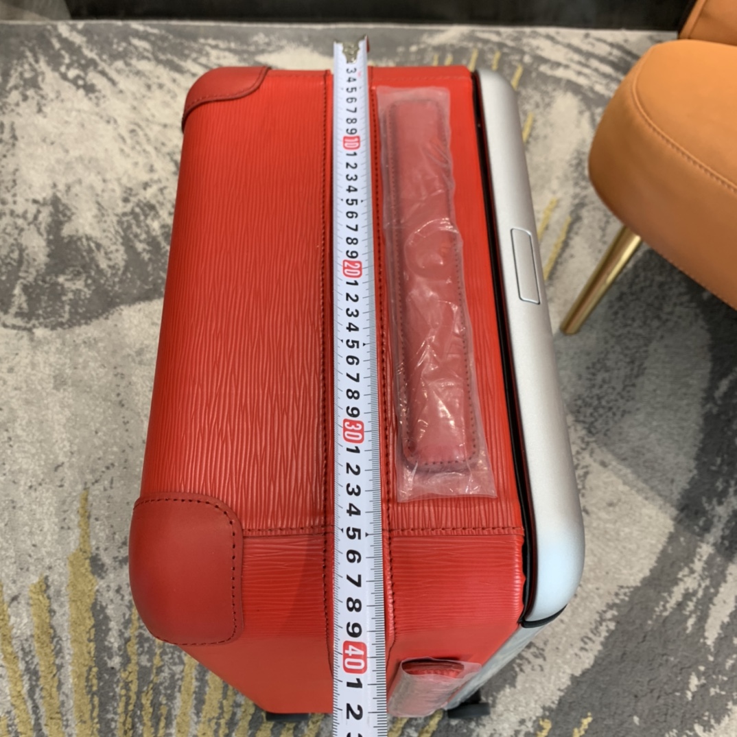 L*ouis V*uitton Luggage