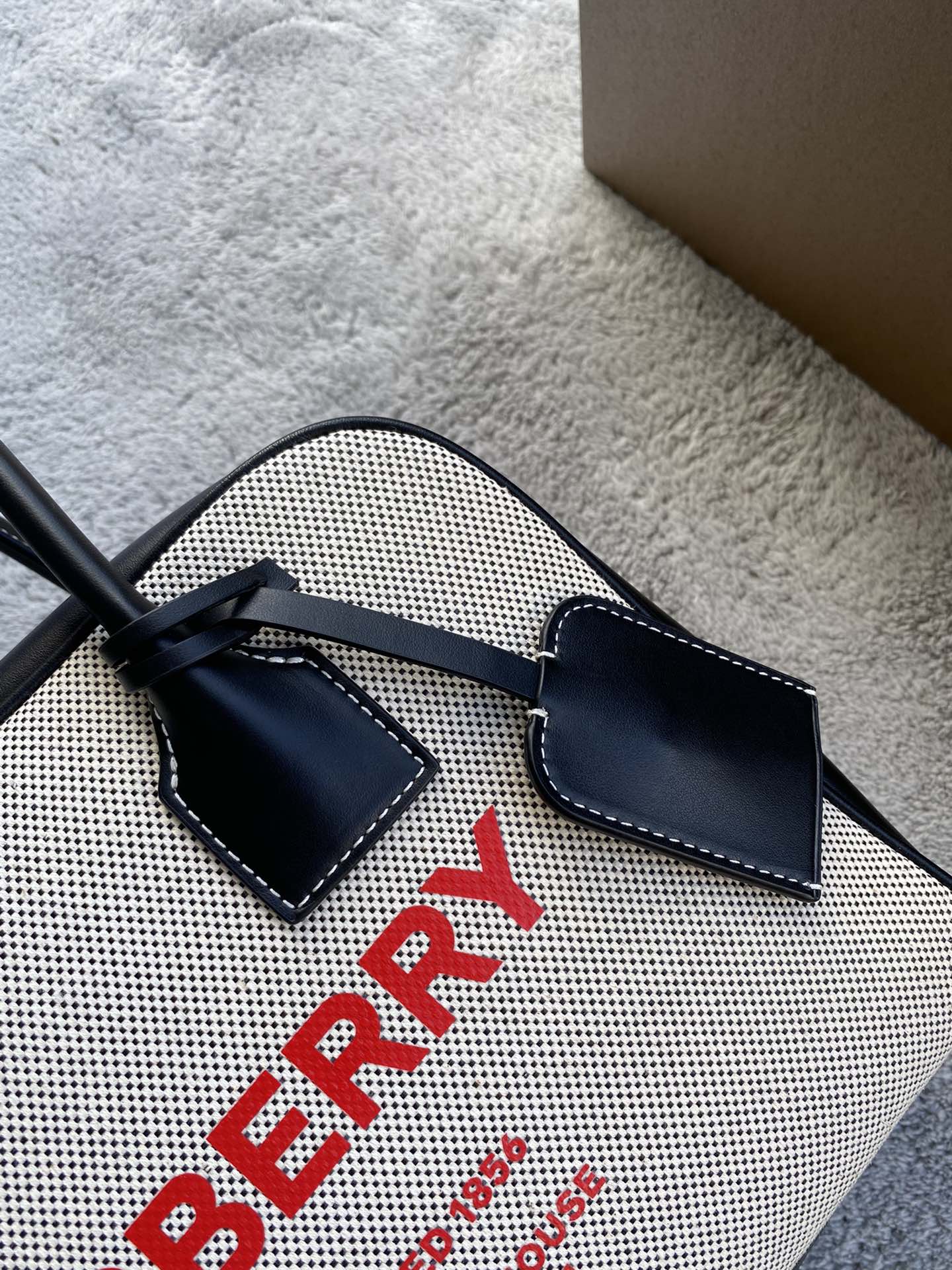 B*urberry Bag Top Quality 30*11*22.5cm