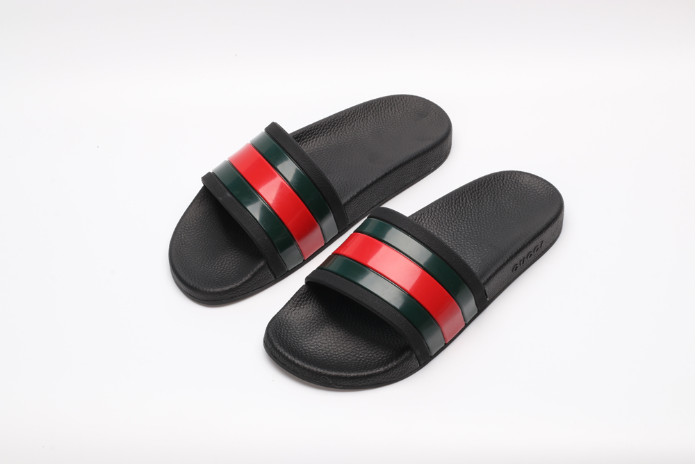 G*cci Sandals