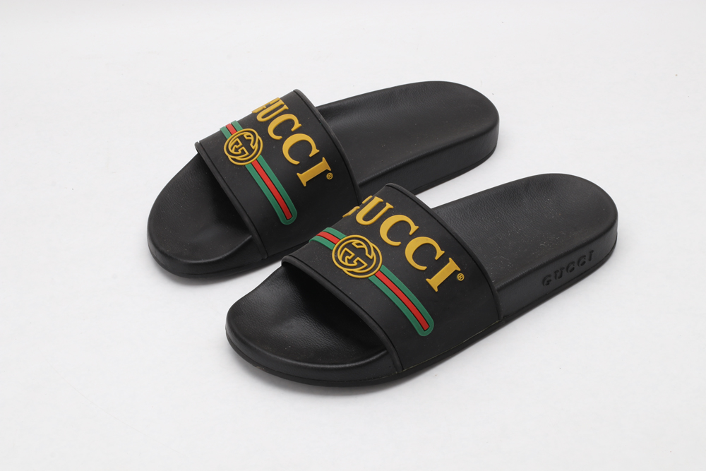 G*cci Sandals