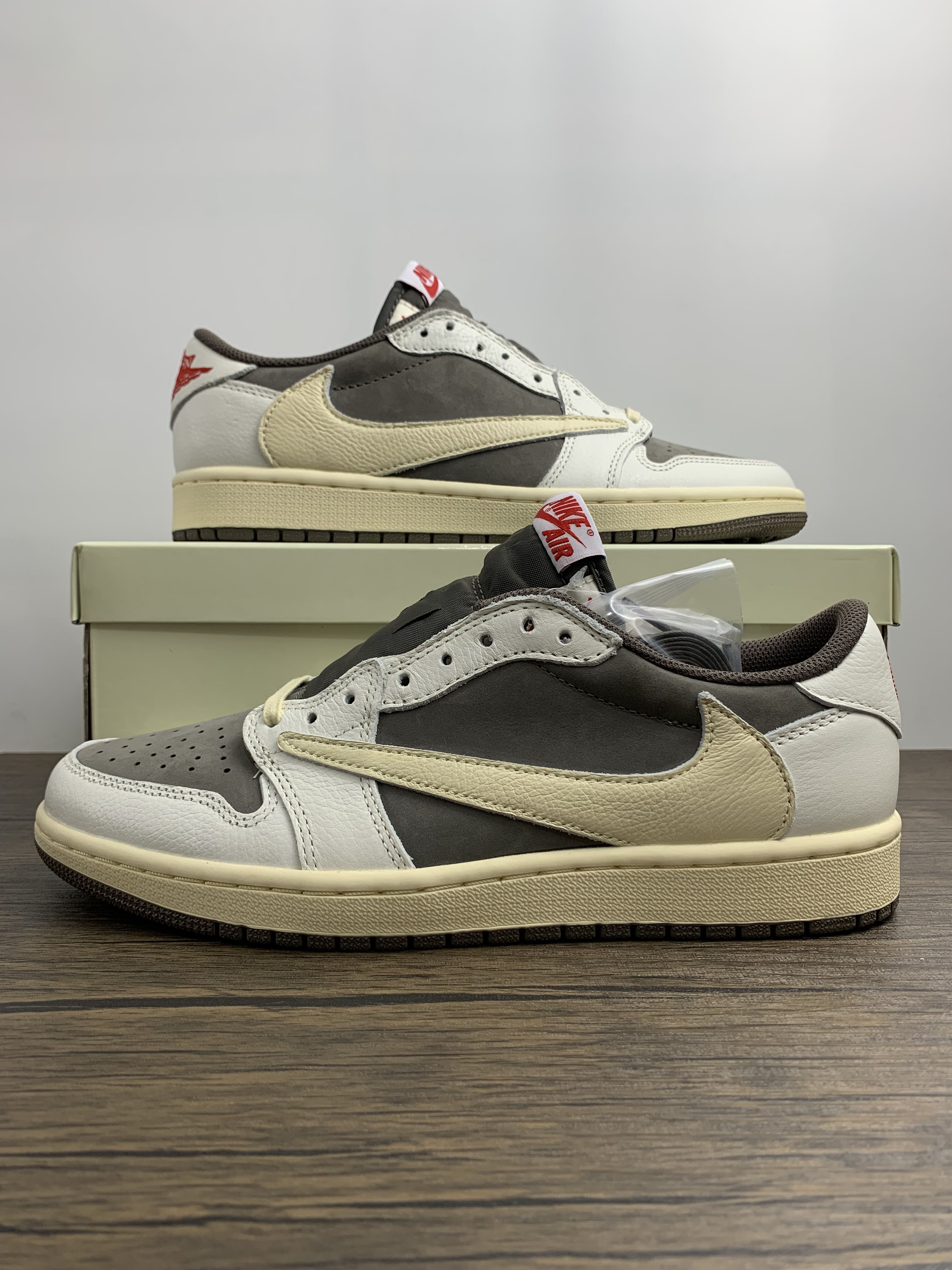 Travis Scott x Air Jordan 1 Low Reverse Mocha