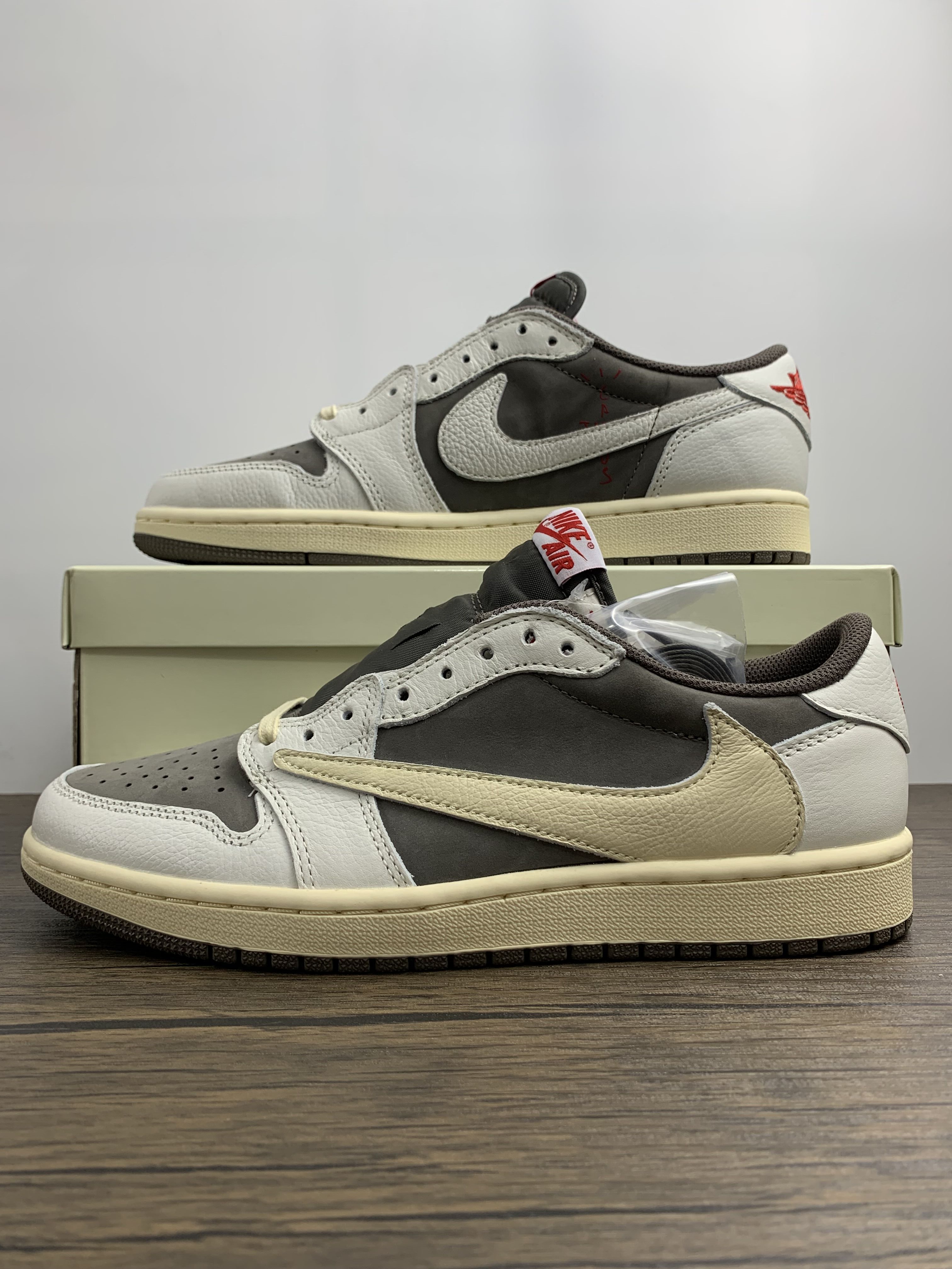 Travis Scott x Air Jordan 1 Low Reverse Mocha