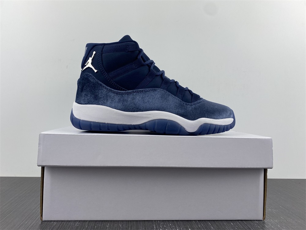 Air Jordan 11 WMNS AR0715-441