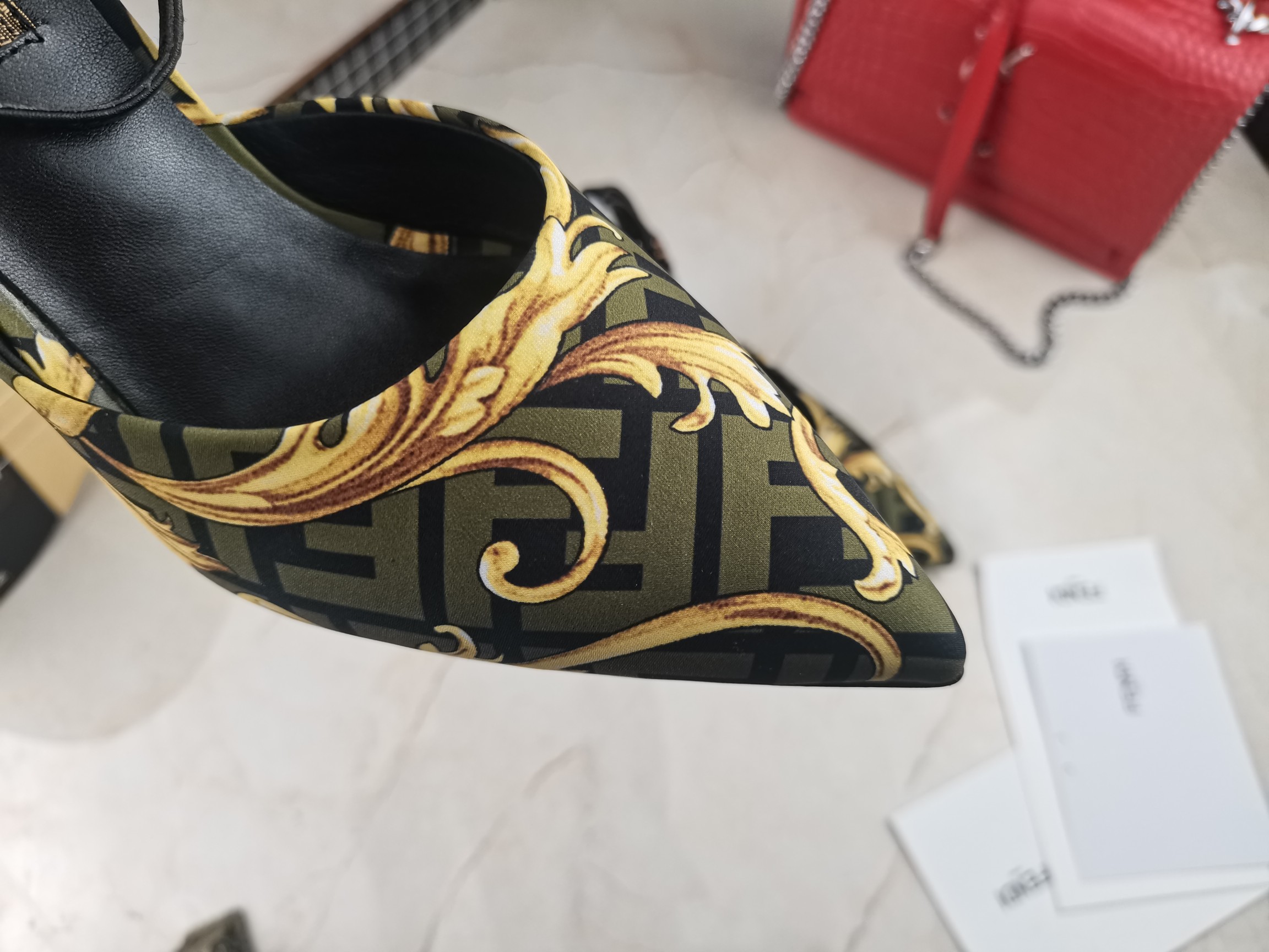 Women F*endi Top Quality Sandals