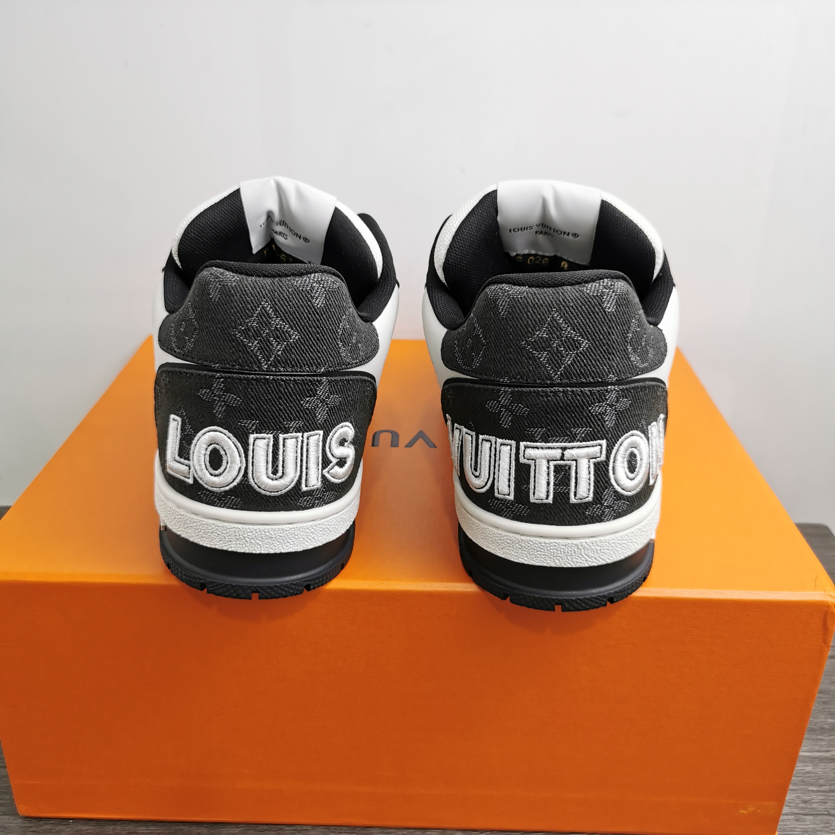 Men L*ouis V*uitton Top Sneakers