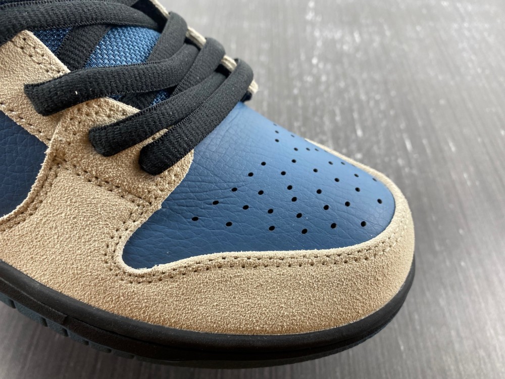 from Nike SB Dunk Low BQ6817-200