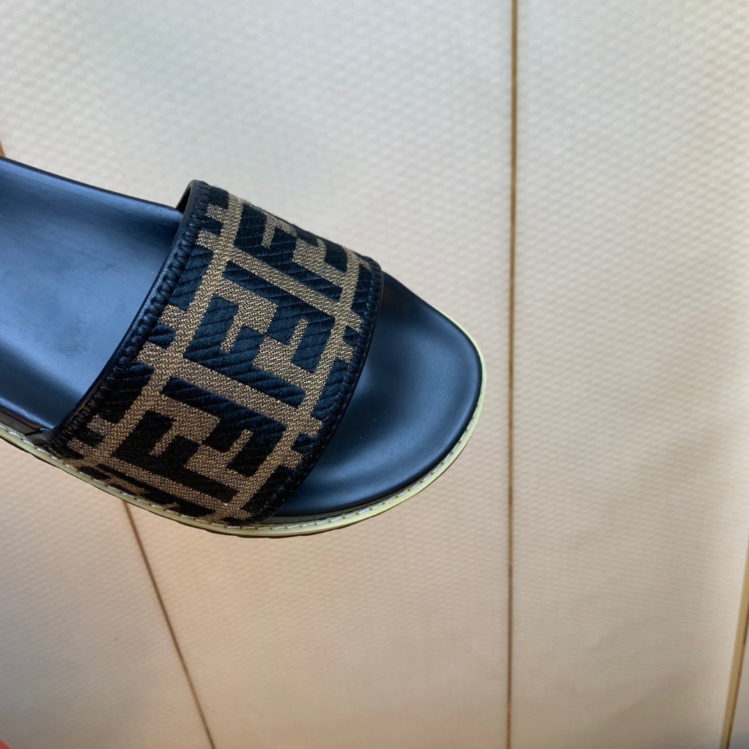 Men F*endi Top Slippers