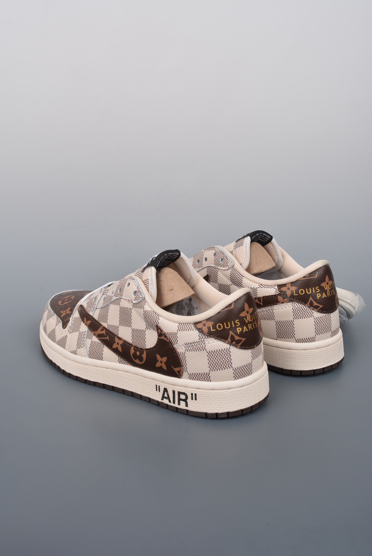 Air Jordan 1 * L*V *Travis Scott Top Sneakers