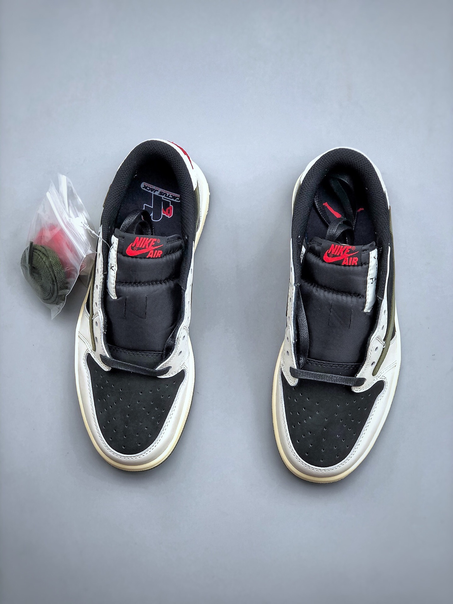 T*ravis S*cott Nike Air Jordan 1 low AJ1