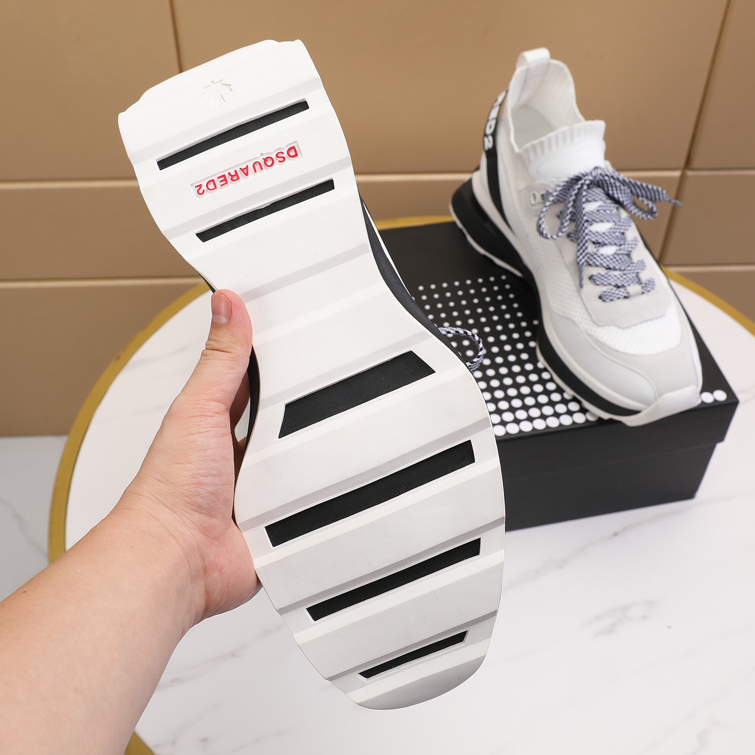 Men O*ff W*hite Top Sneakers