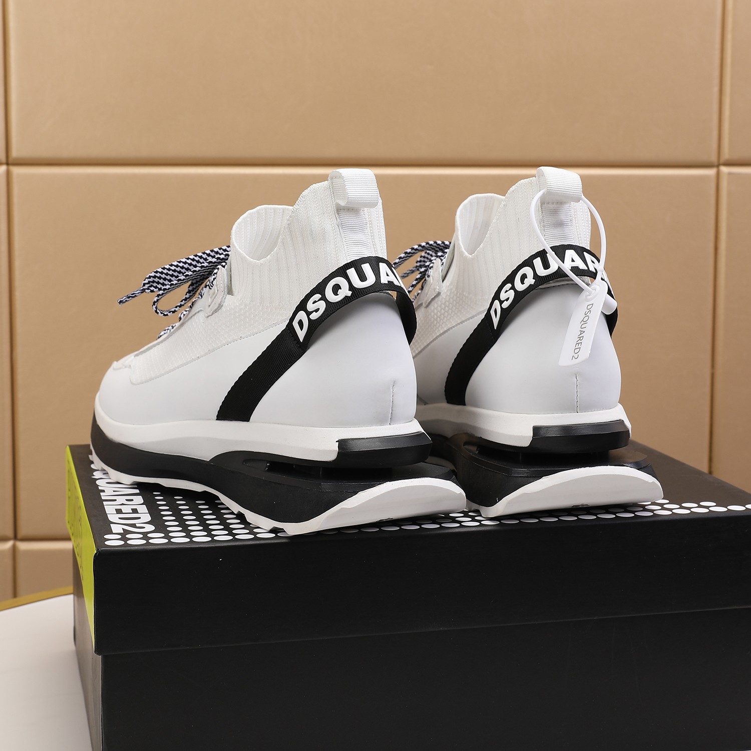 Men O*ff W*hite Top Sneakers