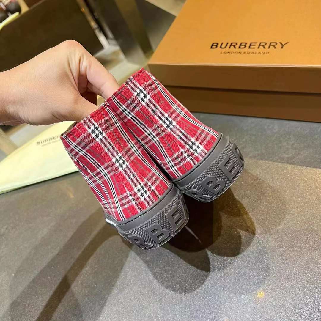 Men Women B*rberry Sneaker ()