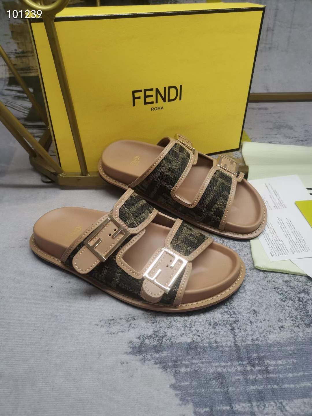 Women Men F*endi Top Sandals ( )