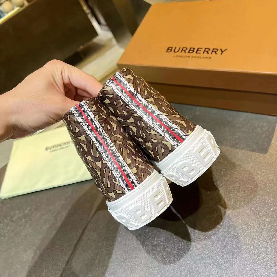 Men Women B*rberry Sneaker ()