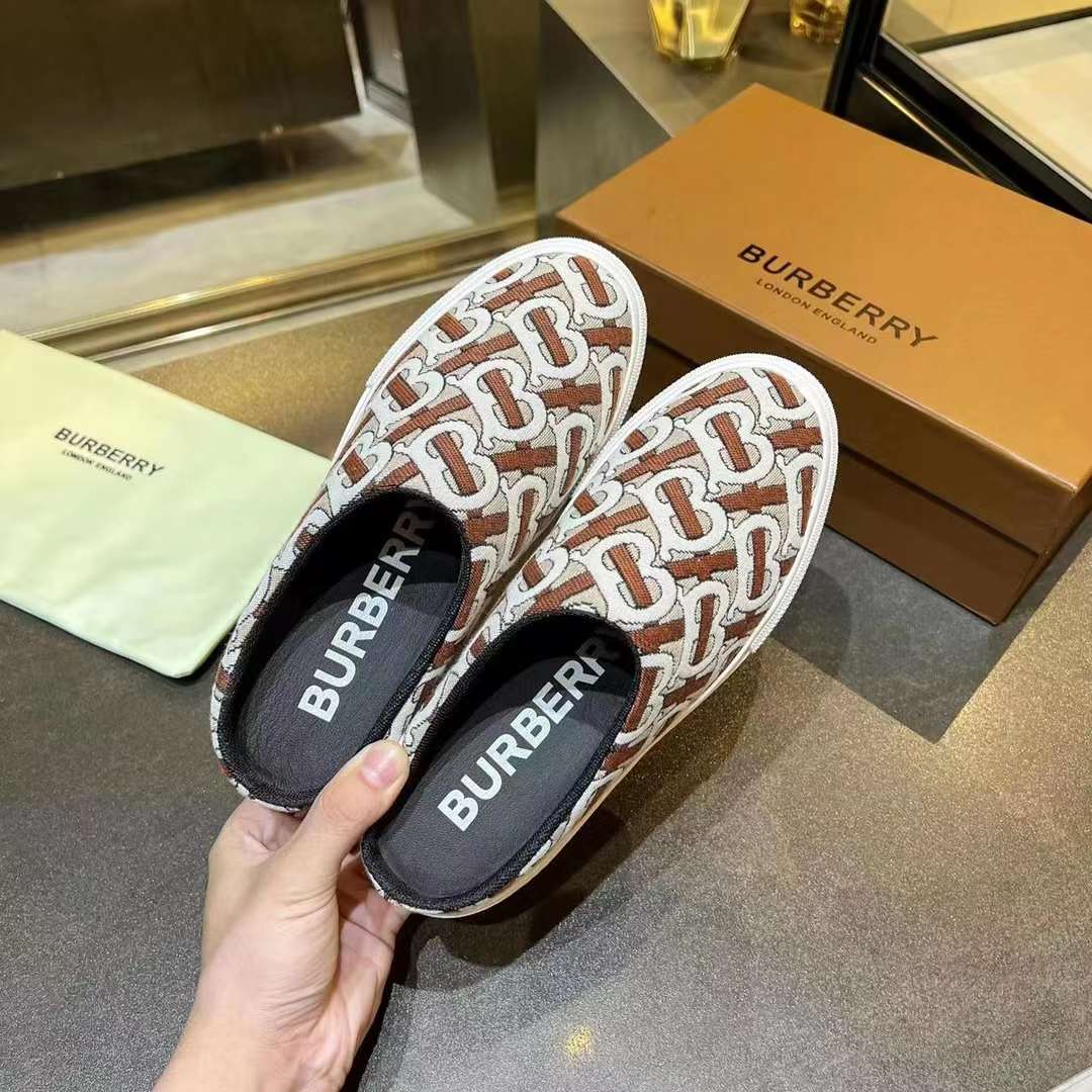 Men Women B*rberry Sneaker ()