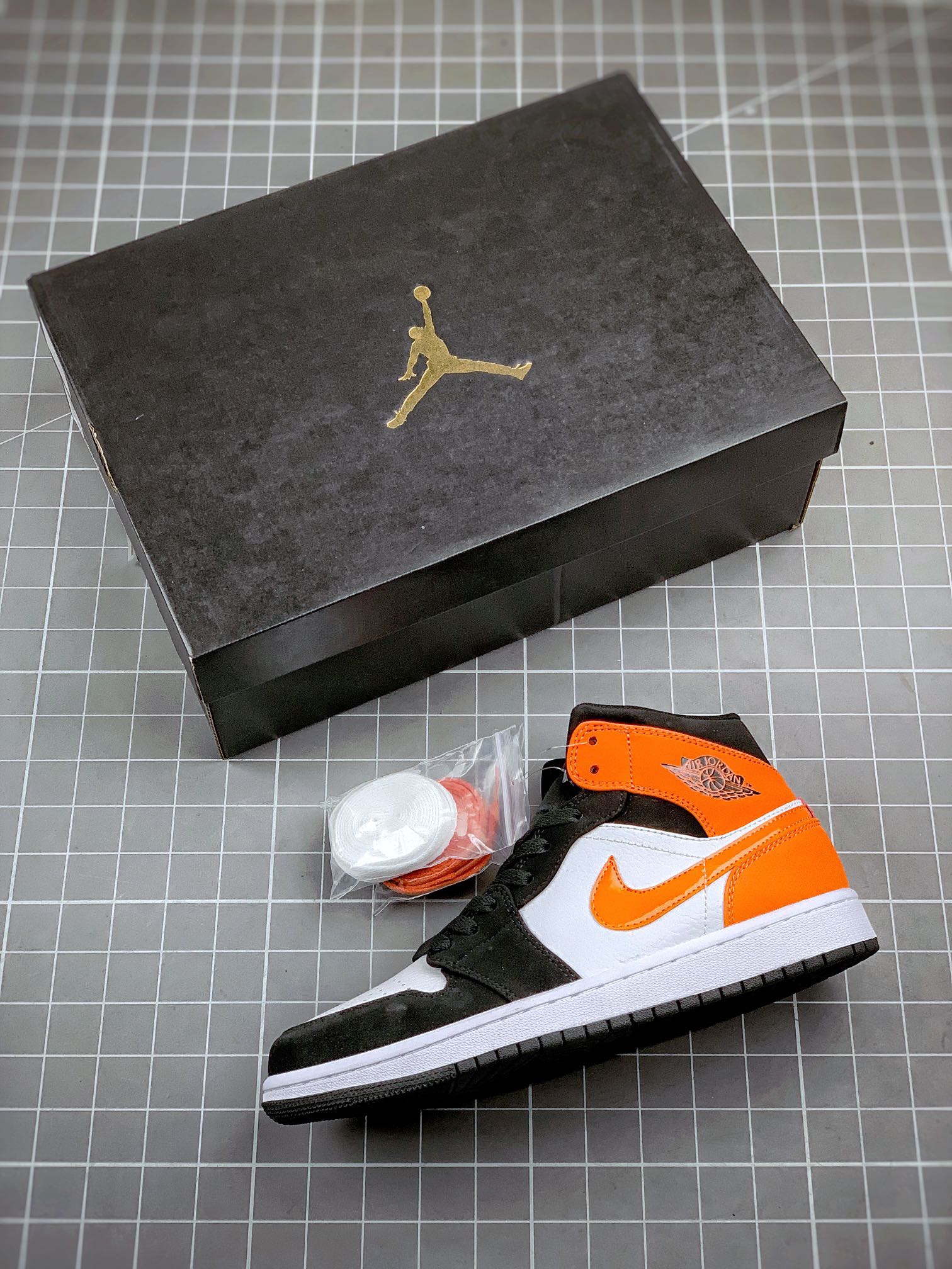 Nike Air Jordan 1 High AJ1