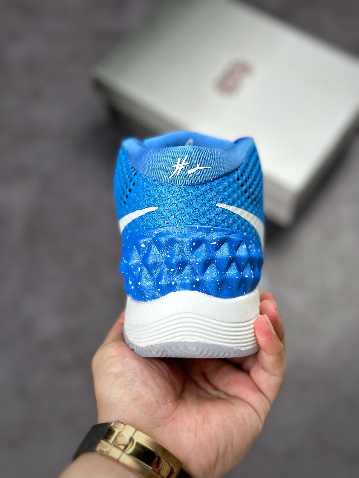 NIKE Kyrie 1