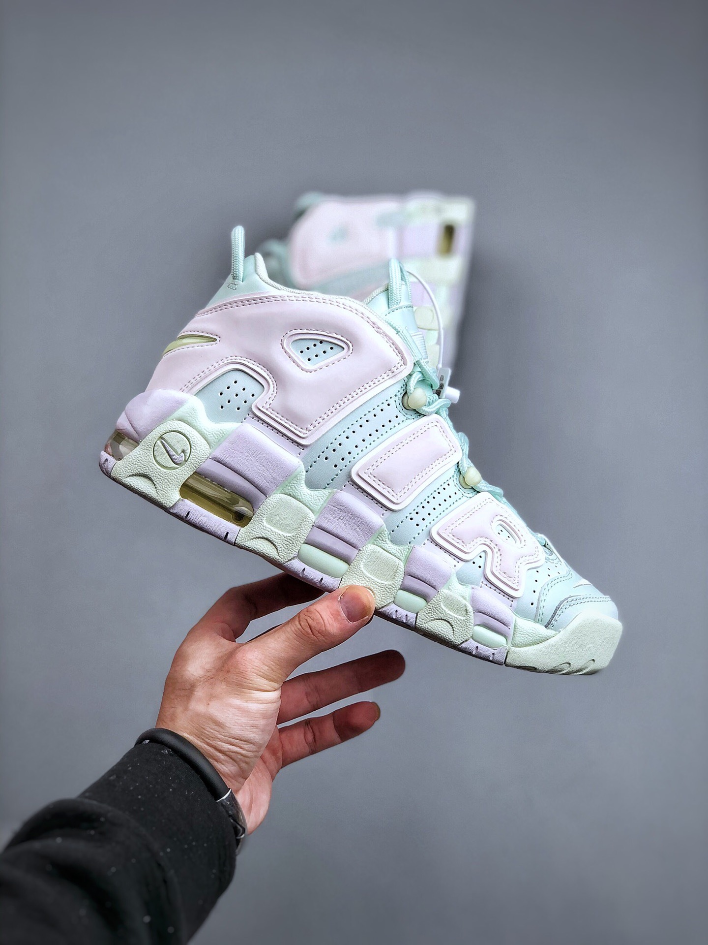 Nike air more uptempo