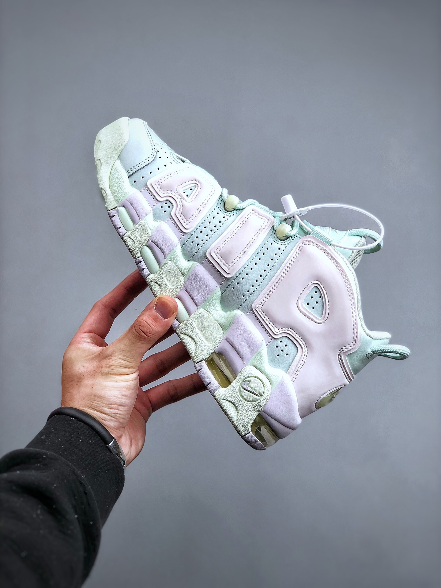 Nike air more uptempo